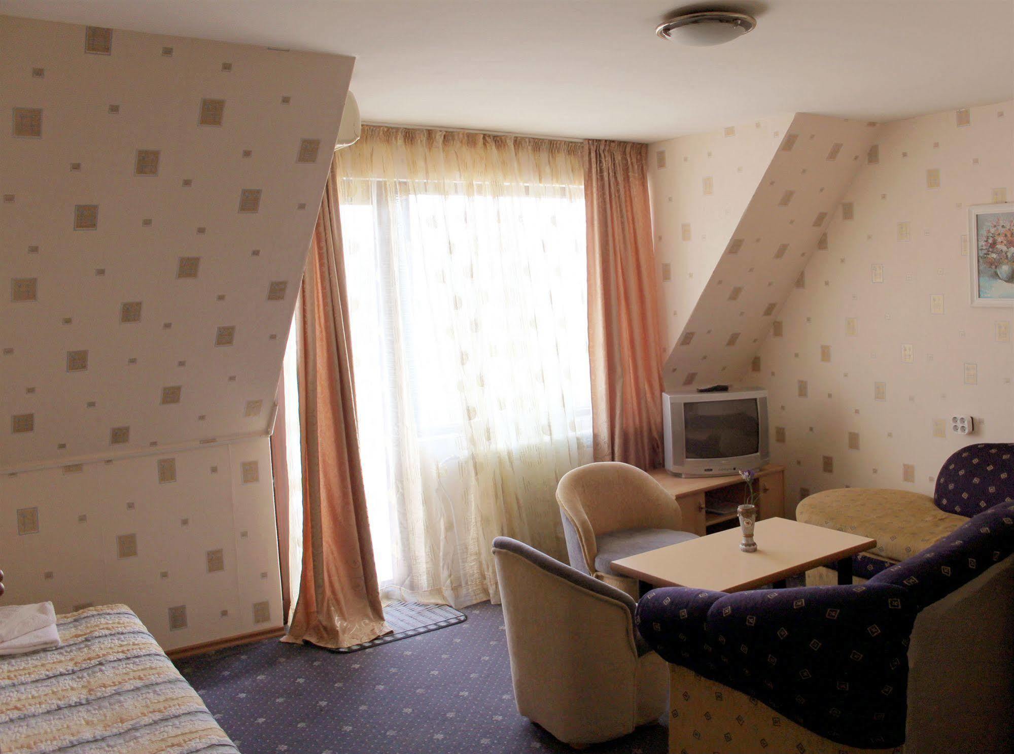 Antik Hotel Varna Exterior photo